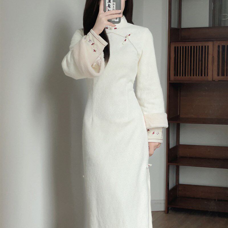 玉兔拜年服加绒加厚新中式改良少女旗袍2022冬款倒大袖年轻款气质