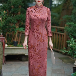高档中式植绒旗袍长款2025新款高端大气上档次日常可穿长袖连衣裙