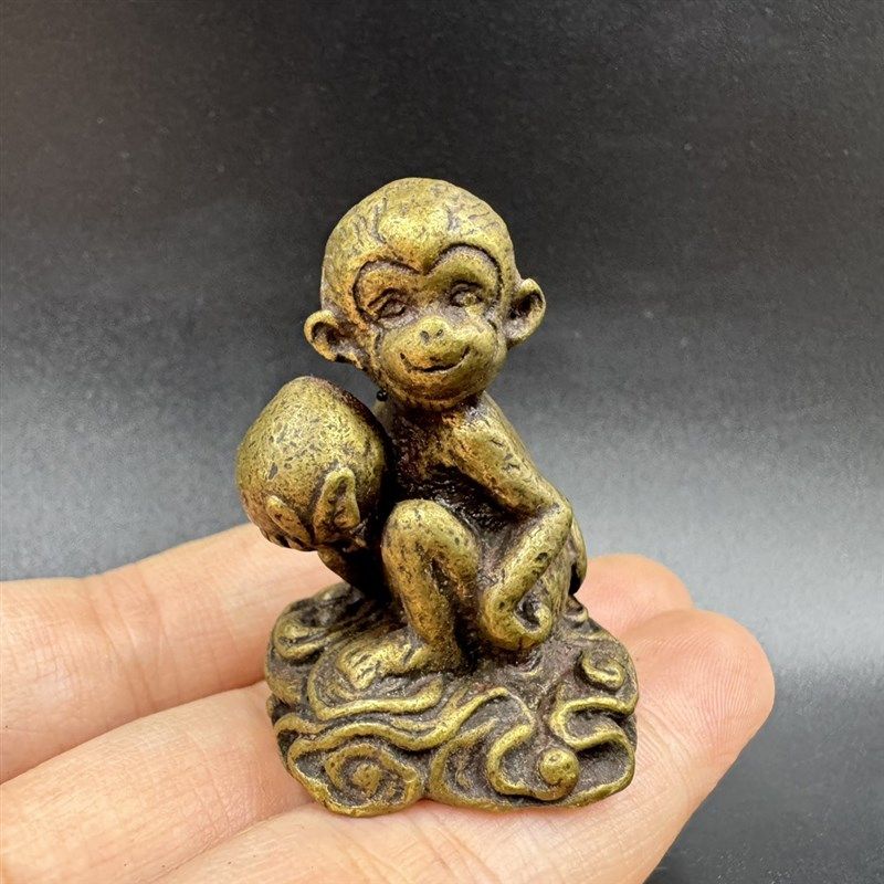 铜猴子献桃小摆件生肖可爱小猴子寿桃铜把件仿古铜雕铜器,特色手工艺,其他特色工艺品,淘宝优惠券,粉丝福利购,淘宝优惠卷