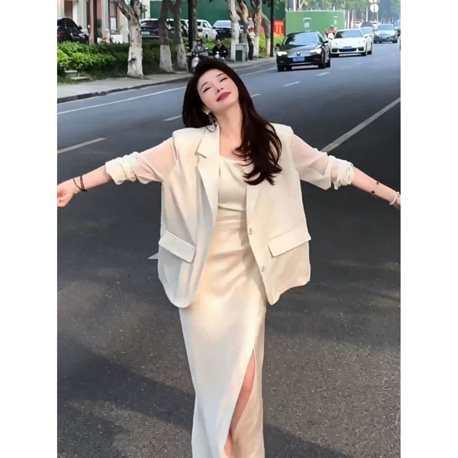 米白色网纱拼接缎面西装外套女夏薄款长袖休闲西服高级感通勤上衣