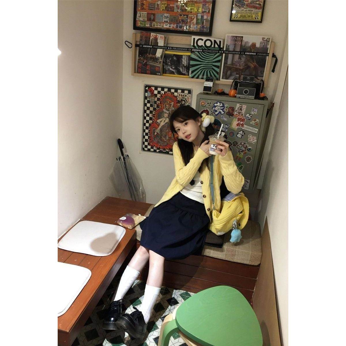 法式复古温柔奶黄色麻花毛衣开衫针织衫女春春季显瘦长袖修身外套