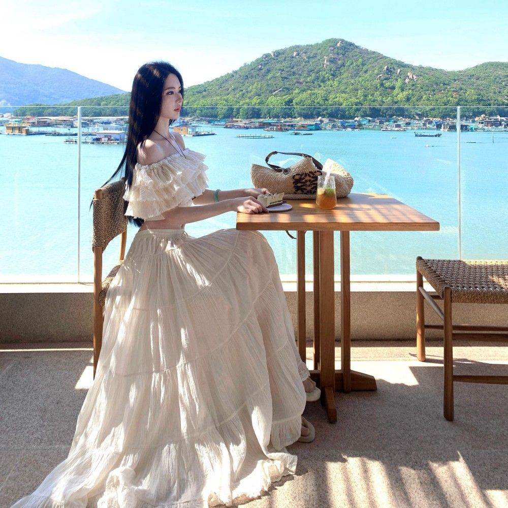 海岛旅游穿搭拍照出片的度假套装裙绝美超仙白色三亚海边沙滩裙女