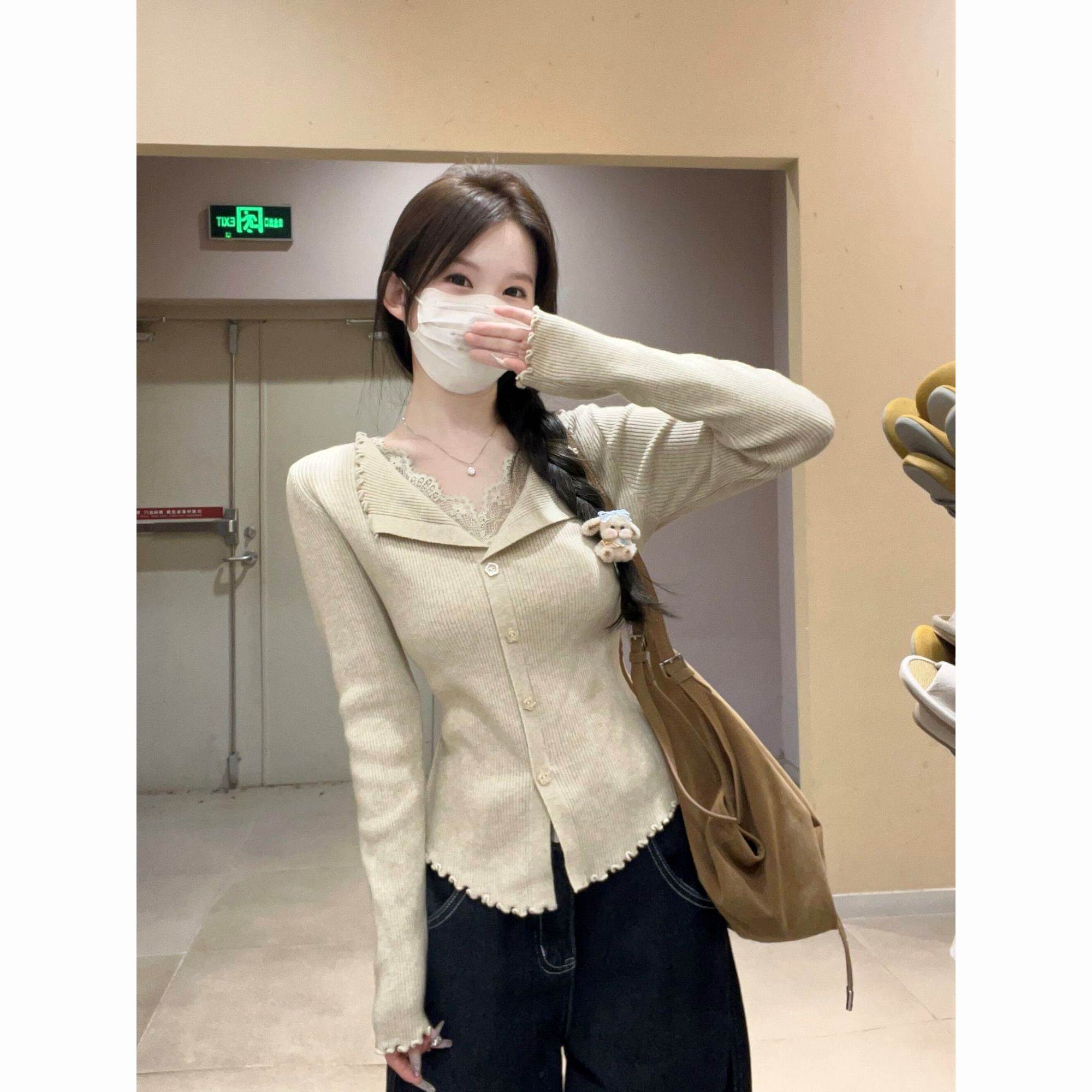 法式温柔蕾丝拼接领木耳边针织打底衫上衣女修身内搭毛衣