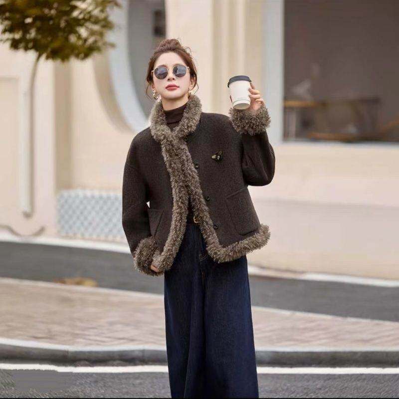 高智感双面羊绒羊毛呢外套女短款秋冬翻领毛毛绒边拼接通勤风大衣