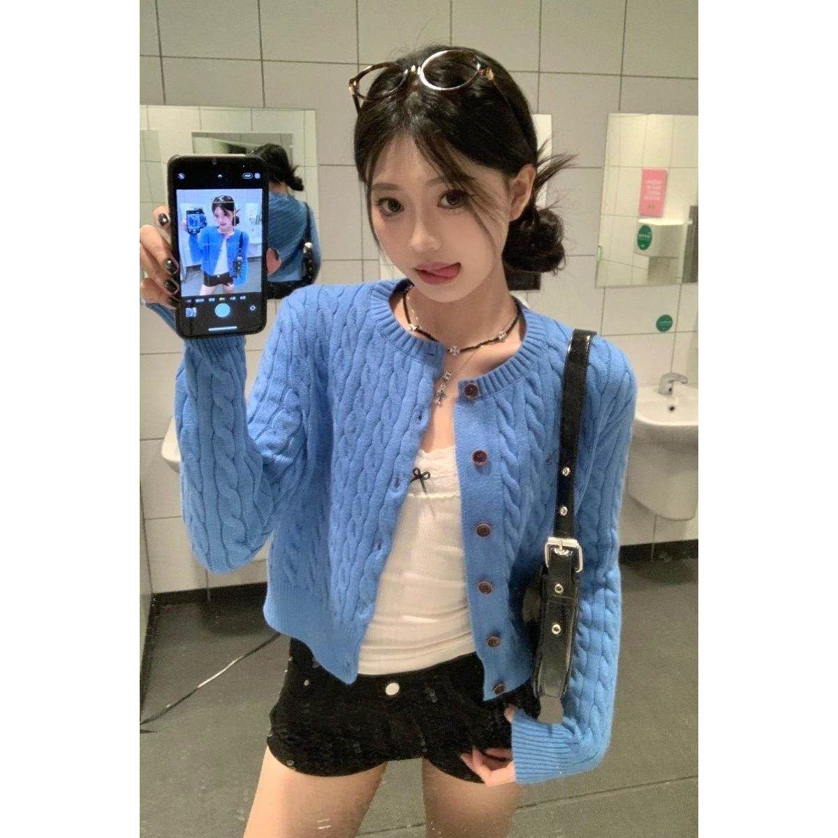 新款春秋春季蓝色麻花针织开衫毛衣女韩系外搭软糯外套小上衣