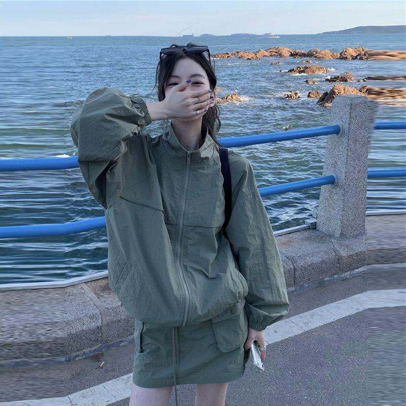 复古美式休闲运动服套装女夏季薄款冲锋衣防晒衣外套短裙两件套潮