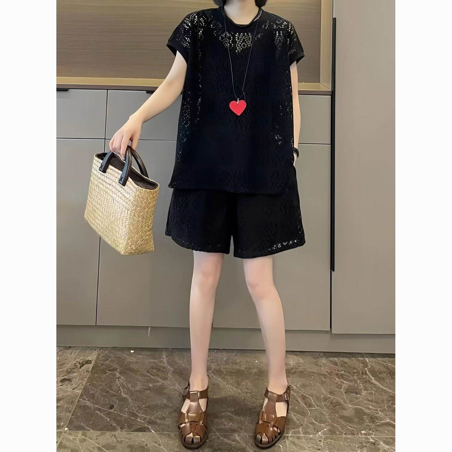 胖休闲宽松显瘦百搭时尚套装女钩花镂空减龄时髦遮肚藏肉三件套