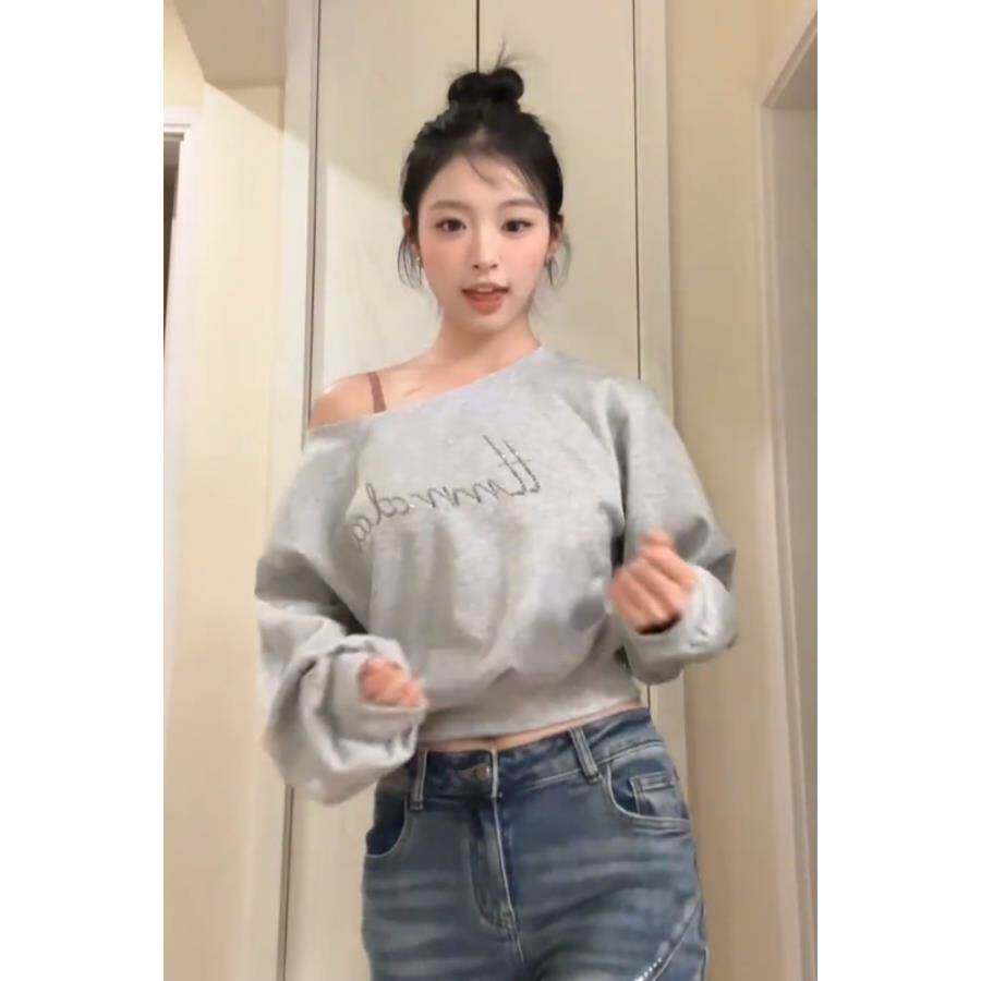 韩版露肩斜肩短款卫衣女春秋宽松甜辣设计感小众薄款上衣潮