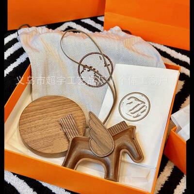 奢家居H手胡桃木家磁吸787654小轻飞马包挂工小马车载配饰摆件木