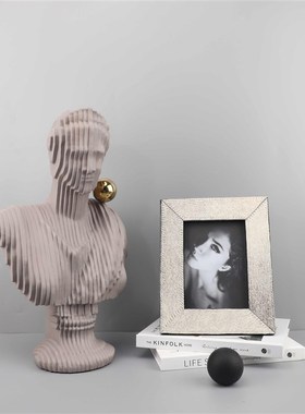 简约树脂切形女人物n艺术雕塑摆件样板房客厅卧室玄关家居饰品