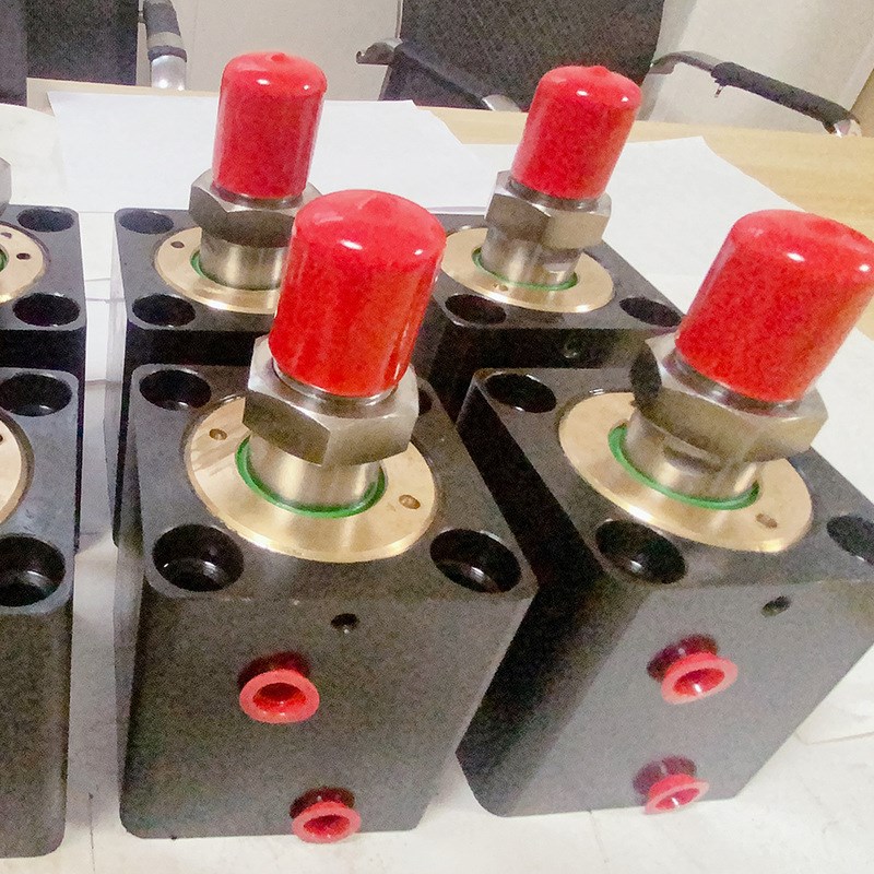 薄型油缸模具液压缸铝合金薄型油缸转角油缸多规格货梯液压油缸