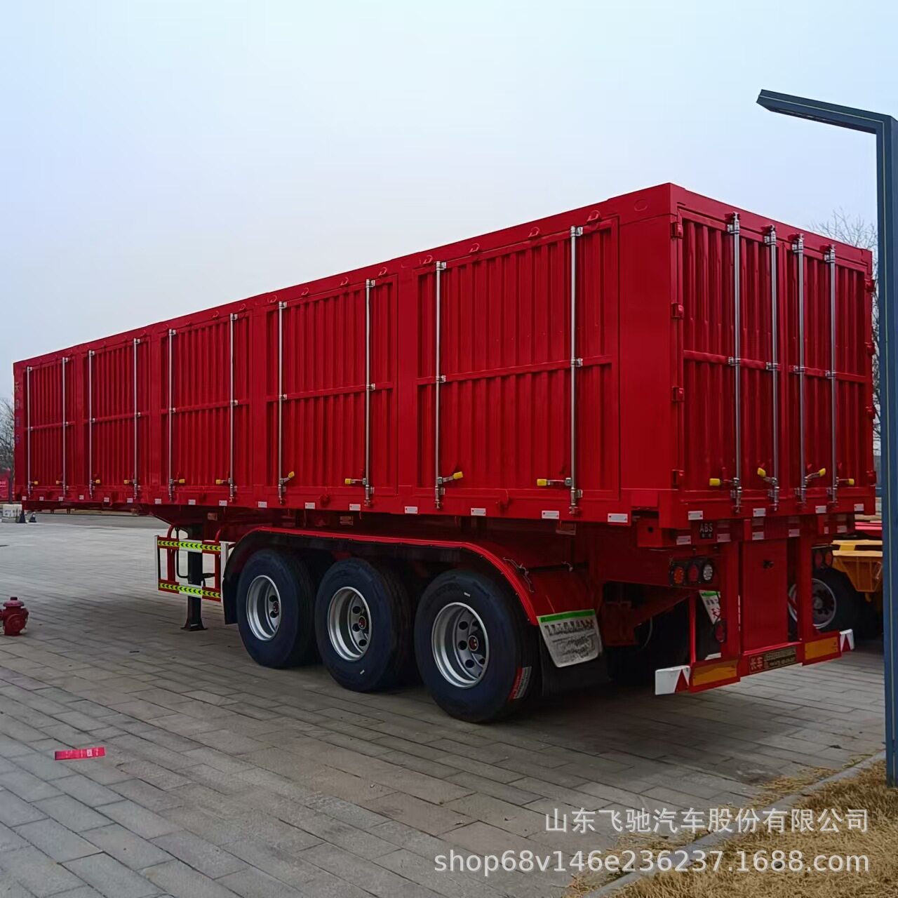 源头厂家跨境销售全封闭厢式3轴后翻自卸半挂车长途物流运输挂车