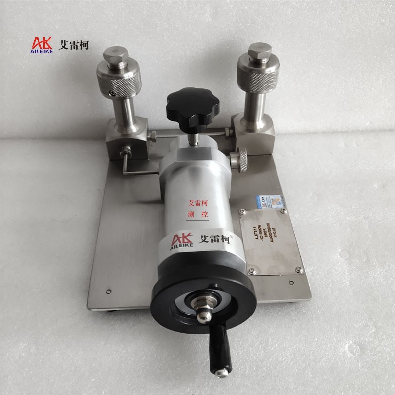 微压校准台压力表变送器气体压力源手动细调便携压力校验气动泵