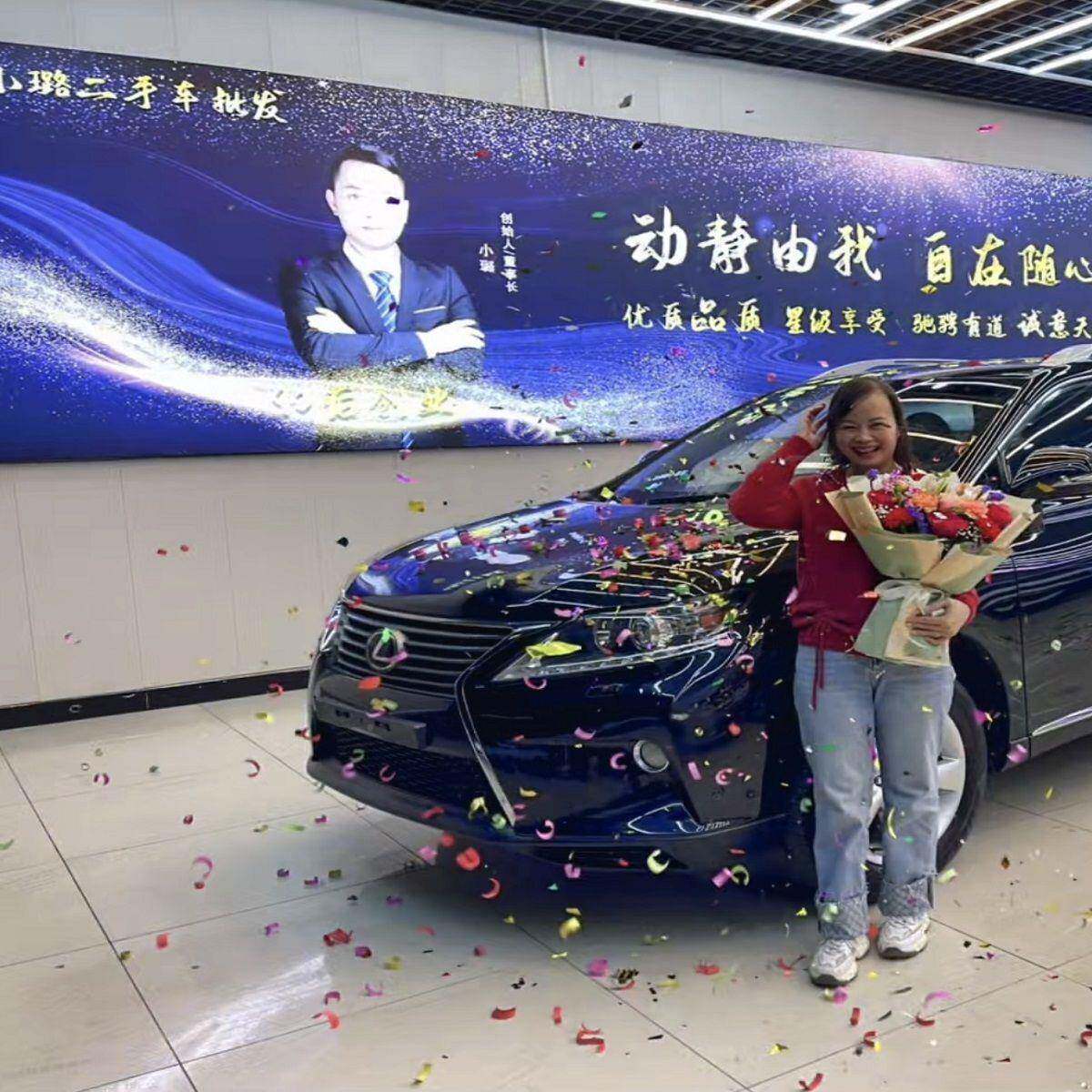 庆交车礼花花筒喜提新车礼车行4S店大DHA吉大利典手拧礼炮提礼车