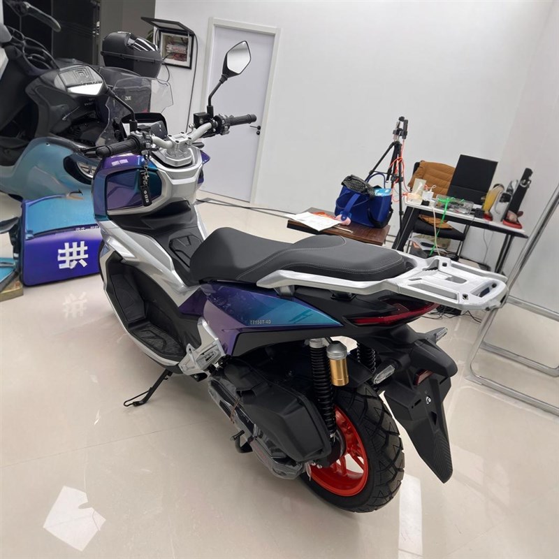 出口跨境车型ADV150大踏板摩托车