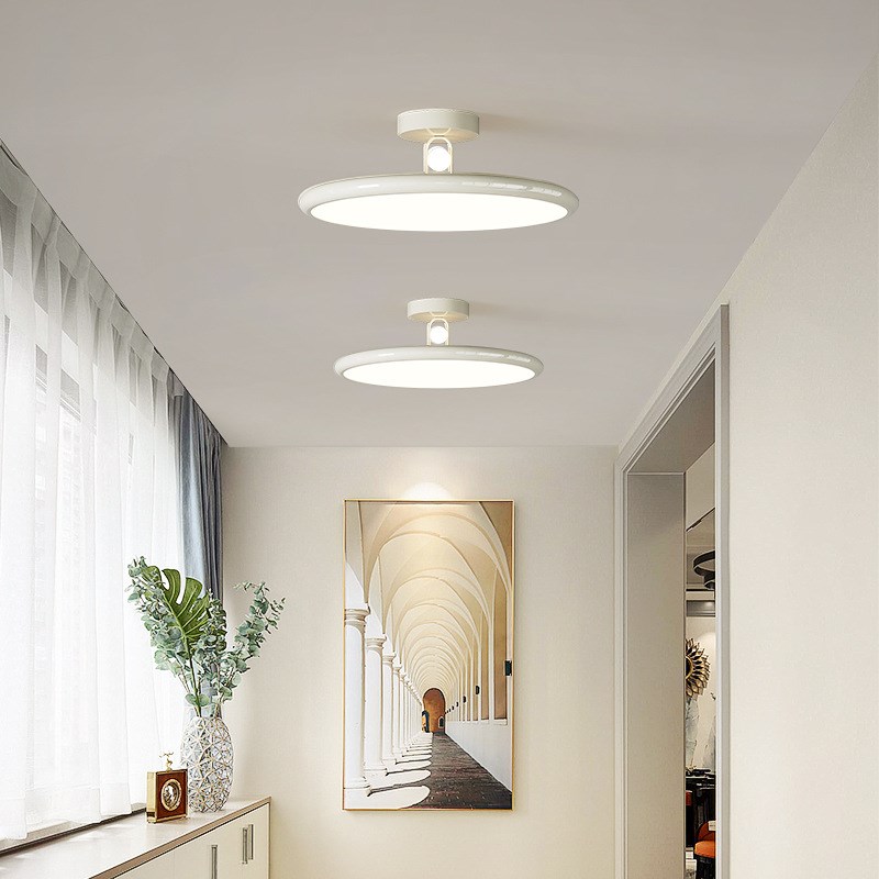 卧室灯奶油风设计师飞碟吸顶灯创意简约法式灯新款中古风书房灯具