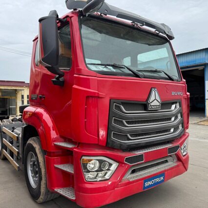 出口豪沃双驱牵引车 440马力6x4 半挂货车 牵引车头