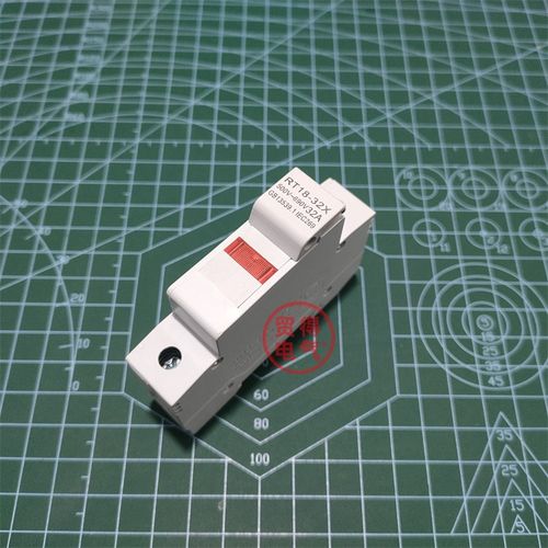 RT18-32X 1P2P3P4P导轨道式熔断器底座带灯指示保险座新款R015