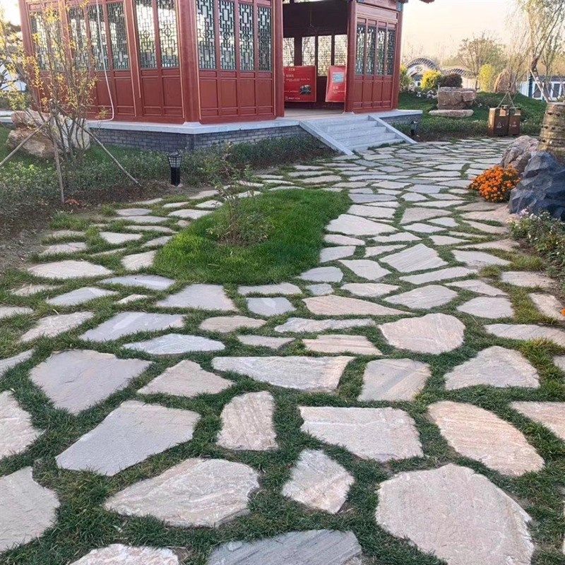 定 制红砂岩毛石料草坪石置石踏步石可按客户需求定 做地铺石材