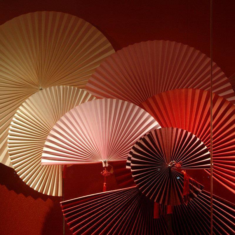 窗展示道具花立体服纸橱扇创意纸雕大型手工纸ZD扇花装展示道具装