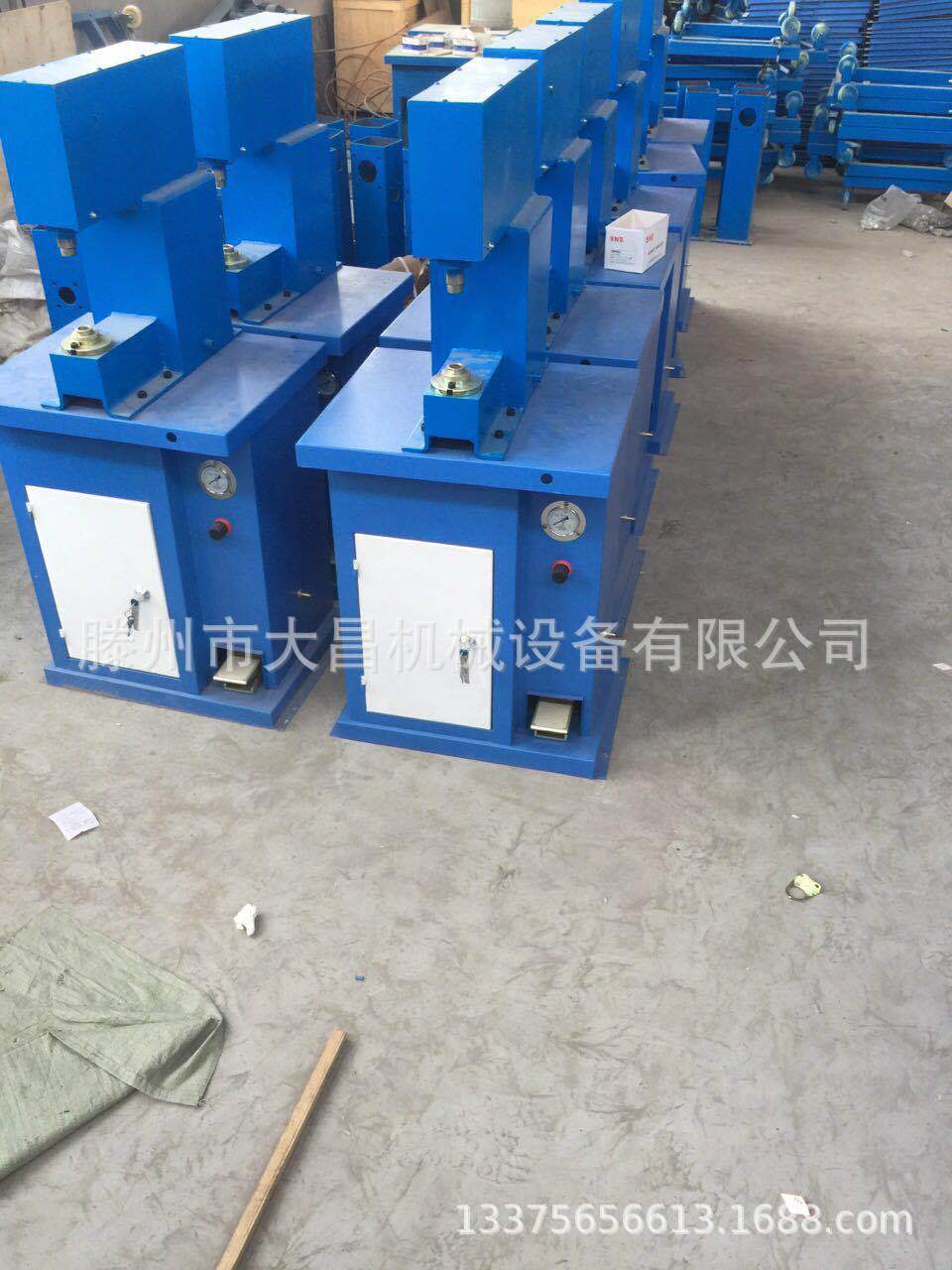 出口版气动刹车片铆片机