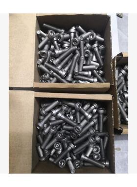 304不锈钢D592IN69口12向内六角圆柱头带导孔螺*钉M620进件