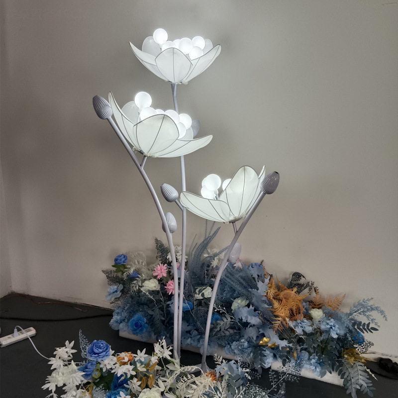 婚庆铁艺发光花朵路引灯