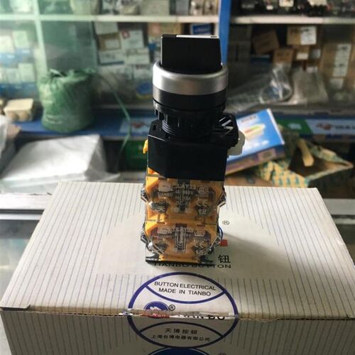 天博LAY39 LAY39C-40X/3二层4常开触点三挡旋钮开关孔径22MM