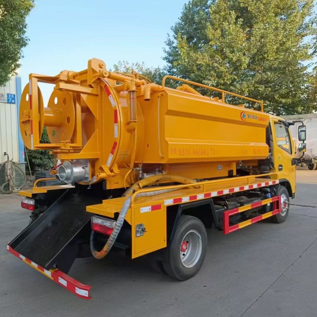 大方量蓝牌多功能管道疏通车 市政环保专用车包上户