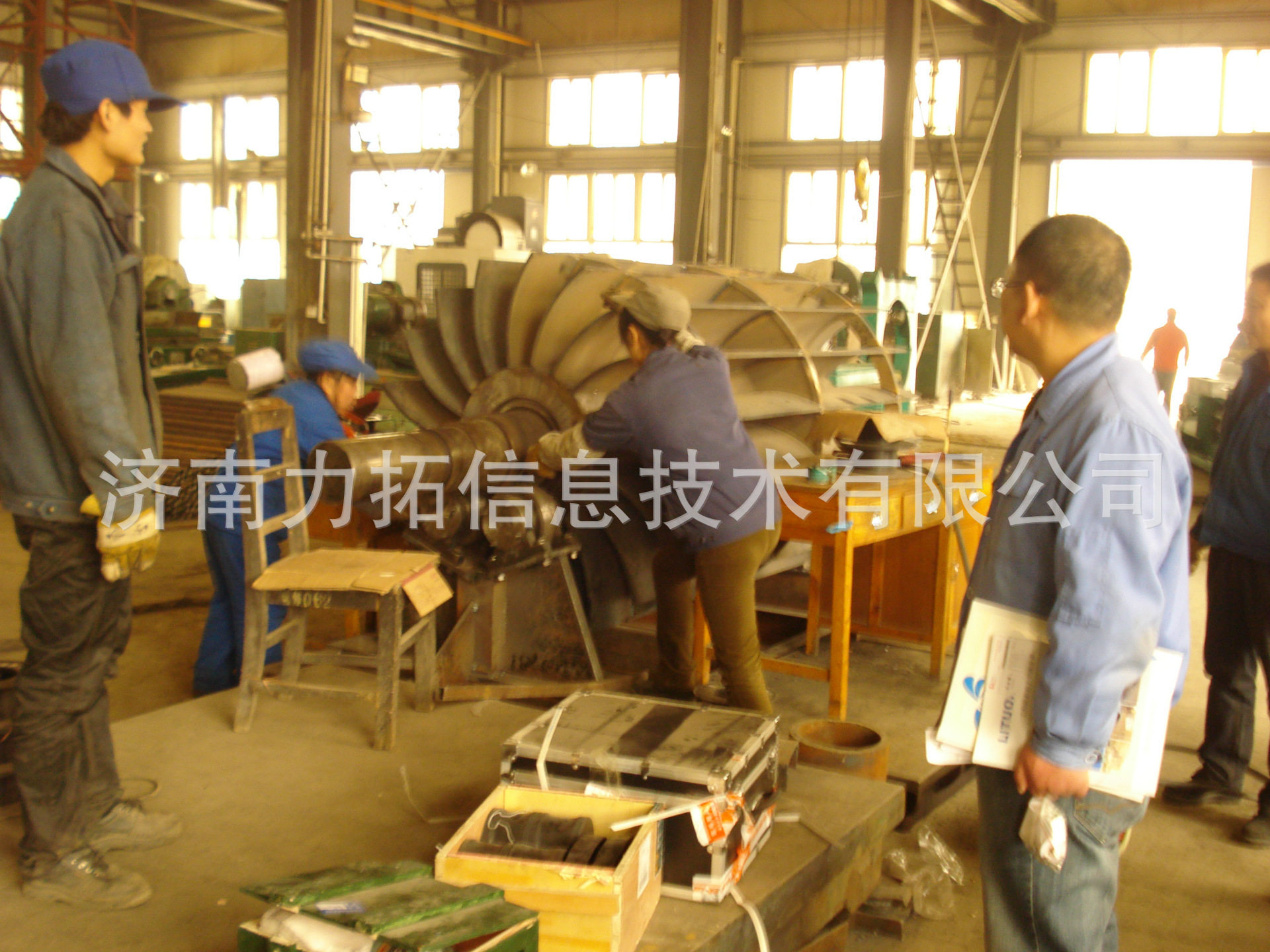 新型振动时效设备 消除应力机 振动时效仪专业生产振动时效低价位