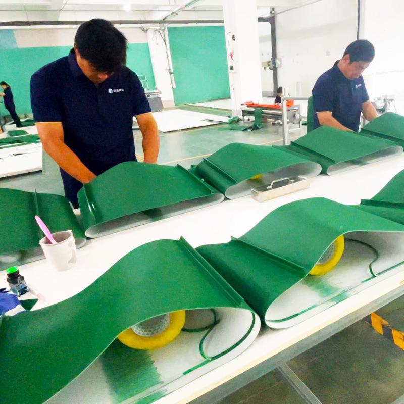 易通厂家P裙VC边挡板输机送带爬上YLS料坡传送带防滑耐磨不藏料