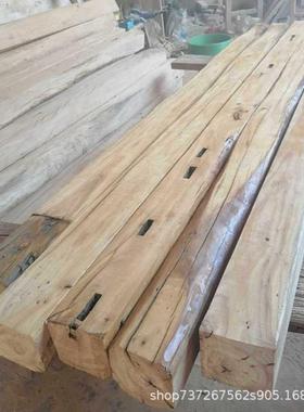 木老房榆木旧房梁GPI料风化实老门板旧木方子梁搭建木柱断原木隔