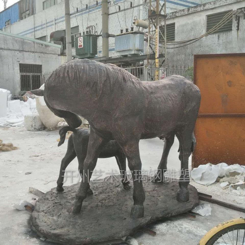现代简约黑色马摆件办公室书房书柜样板房软装家居轻奢装饰工艺品