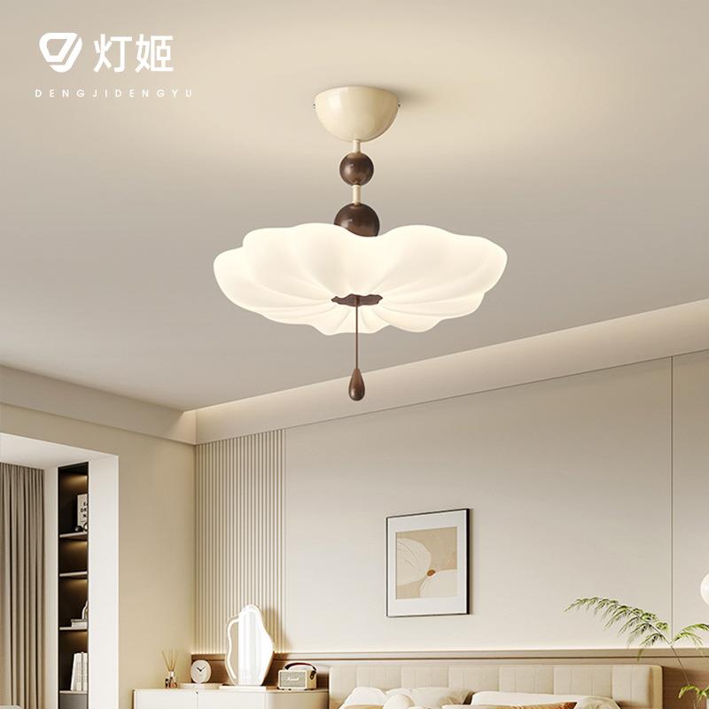 叶式半吊灯法中荷古卧室餐厅灯奶油风吸灯主卧书房灯320顶具casag