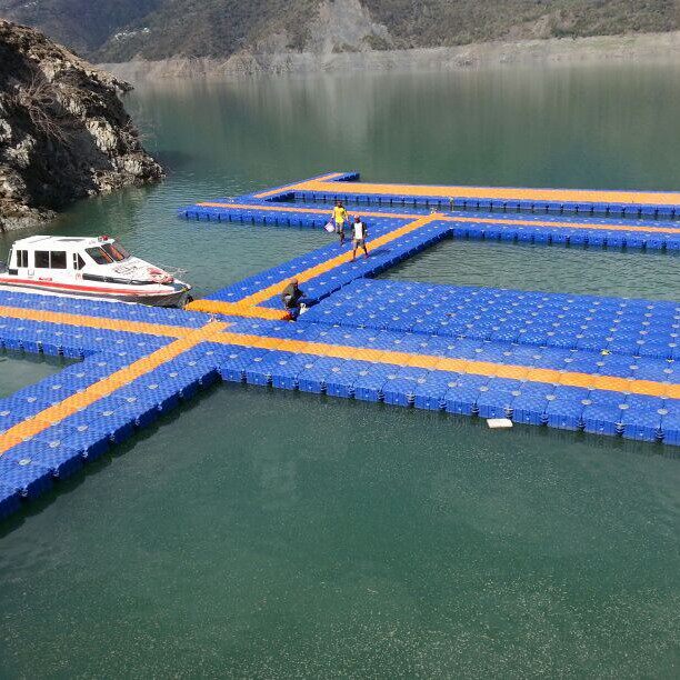 水上塑料浮筒湖泊水库渔船码头景区游览观光游船码头水上浮桥