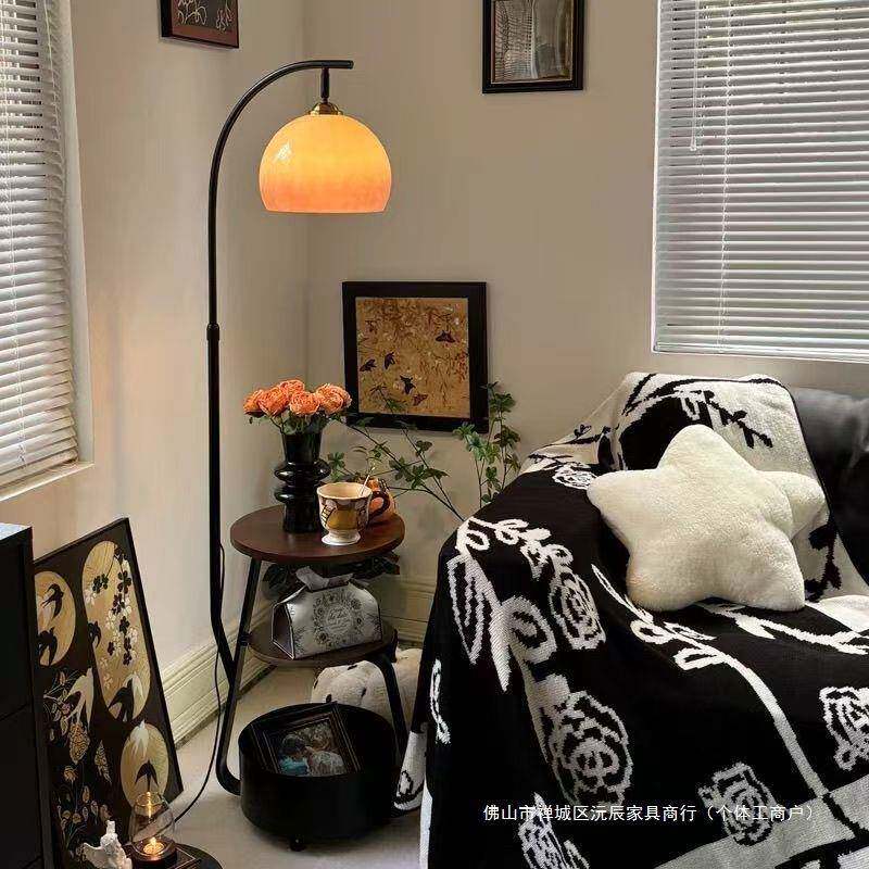 中古风柚子落地灯客厅沙发旁氛围感茶几美式复古卧室床头柜一体灯