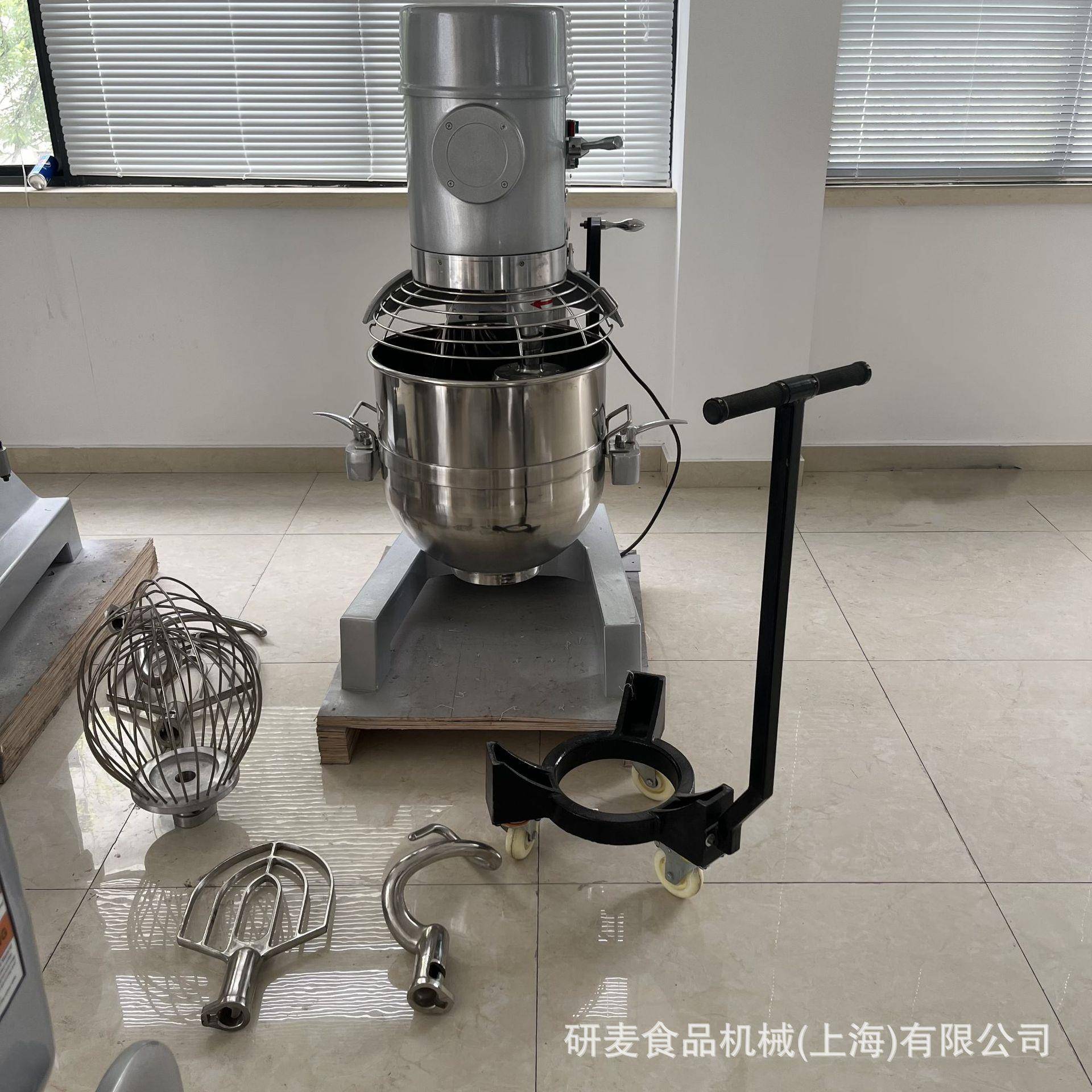 60L打蛋BLN机商用三能搅拌和0机大型B6型面搅拌机和功馅机