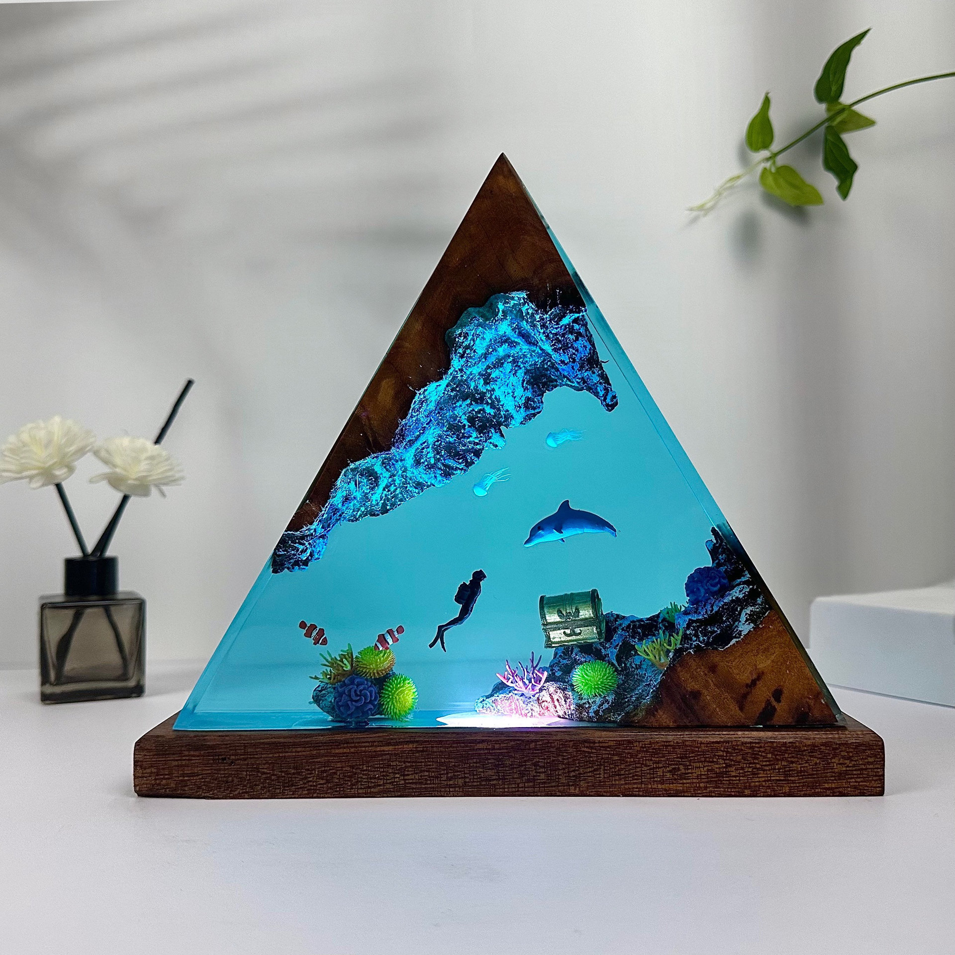 欧美热卖海豚和潜水员夜灯深蓝色的大海宝藏珊瑚和海洋生物