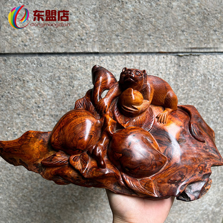 越南黄花梨猴献桃根雕摆件