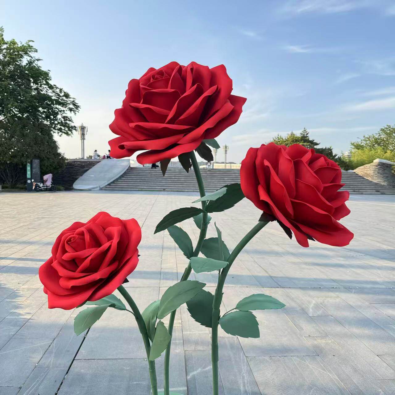 巨型玫瑰花商场婚庆婚礼网红大玫瑰花婚礼表白求婚布置装饰