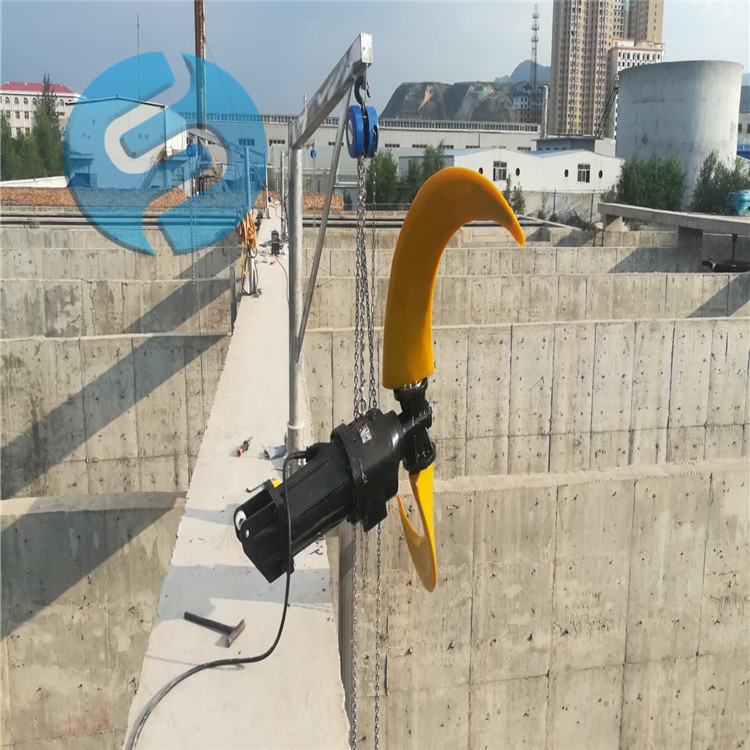 QJT不锈钢低速两叶片潜水推流器