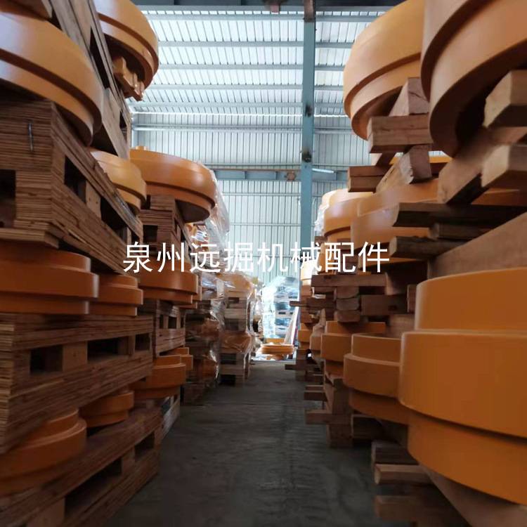 推土机底盘四轮一带D8T前引导轮单边双边支重轮齿块拖轮链条总成