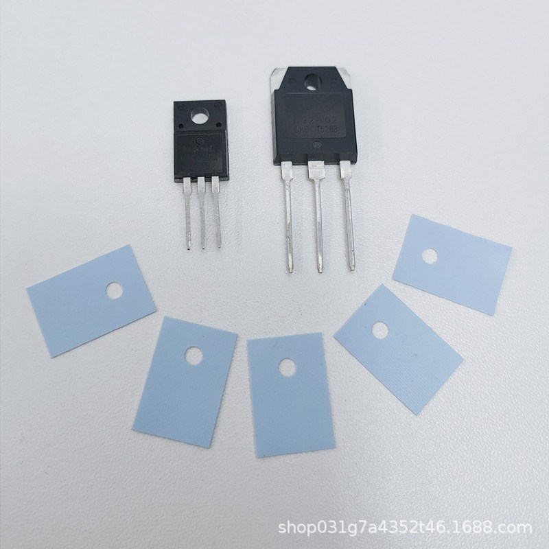 TO-220单面背胶绝缘垫  导热矽胶片三极管绝缘片散热绝缘垫13*19