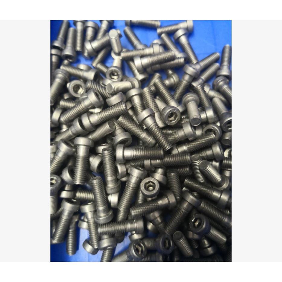 304不锈钢D孔IN277612内1六角9圆柱头带导向螺钉M0*30