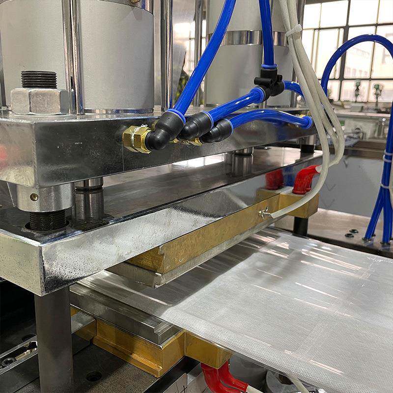 自吸水无纺布OOM冰包包装机生鲜海鲜生物冰袋袋装机商冷藏冰袋电