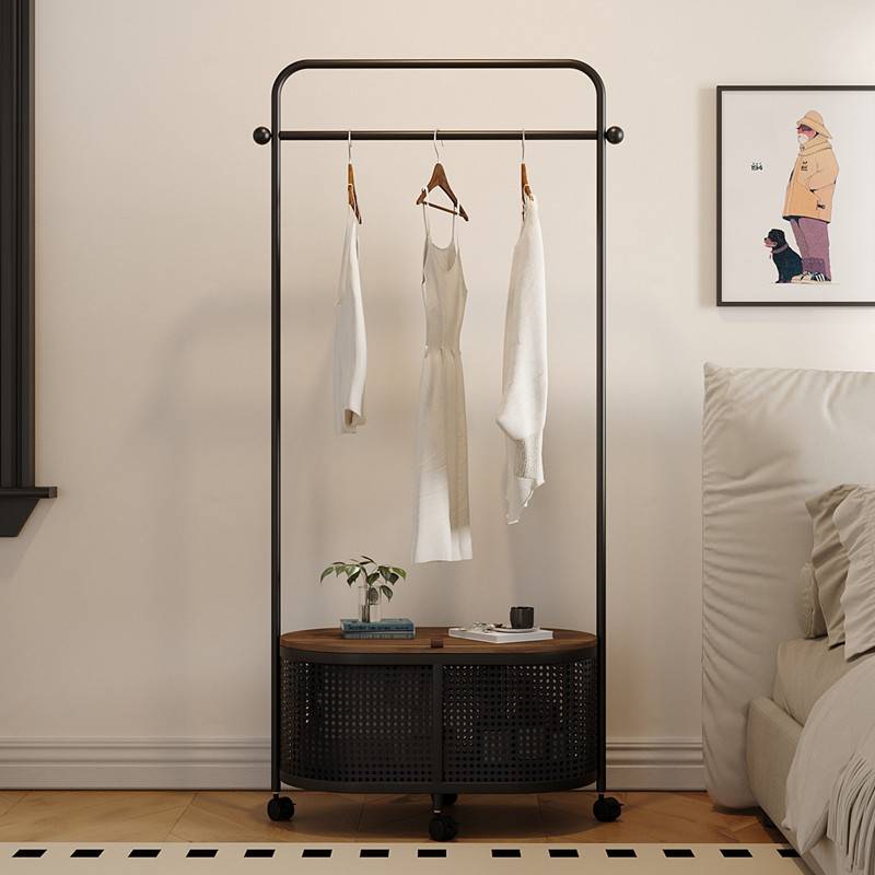 奶油风卧室落地挂衣架脏衣篓家用铁艺衣服收纳架简易可移动衣帽架