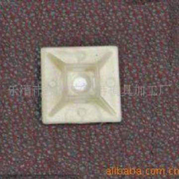 乐清博锐模具制造中心专业生产吸盘模具各种尼龙扎带模具！