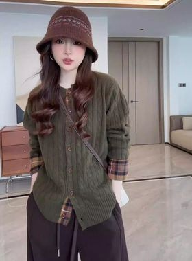 安南复古慵懒感宽松圆领长袖针织开衫女小众设计拼接格子麻花毛衣