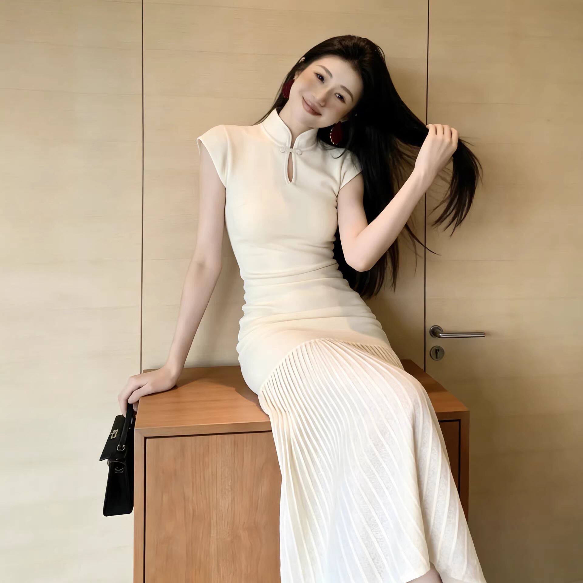 白色鱼尾旗袍针织连衣裙女订婚领证登记小礼服国风设计感长款裙子