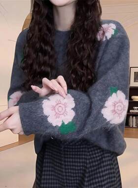 灰色圆领套头花朵毛衣女款2026秋冬新款ins风印花慵懒长袖针织衫